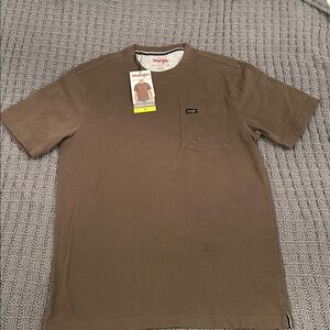 NWT men’s Wrangler pocket tee size small brown